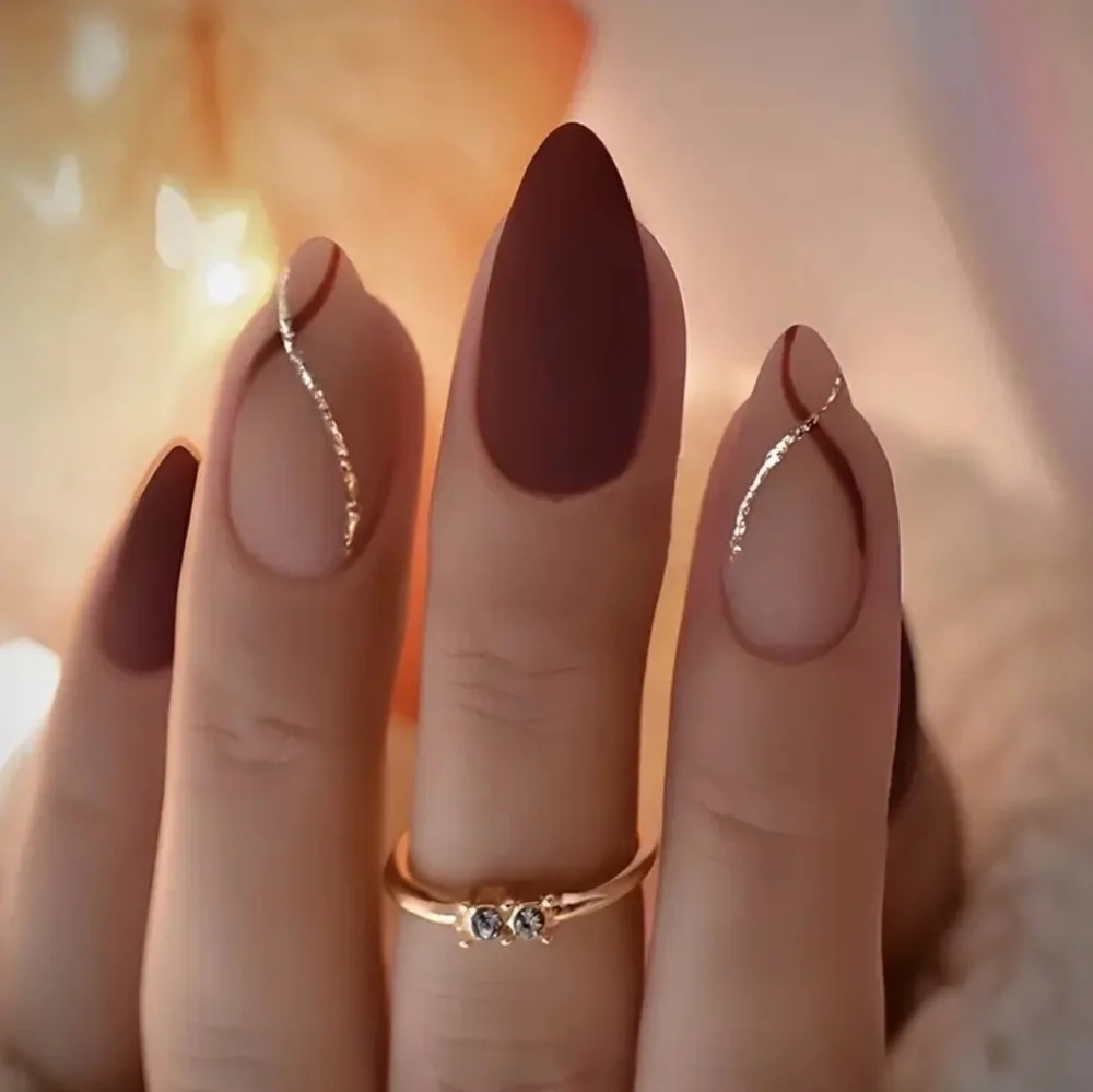 24 Pieces Fake press on nails